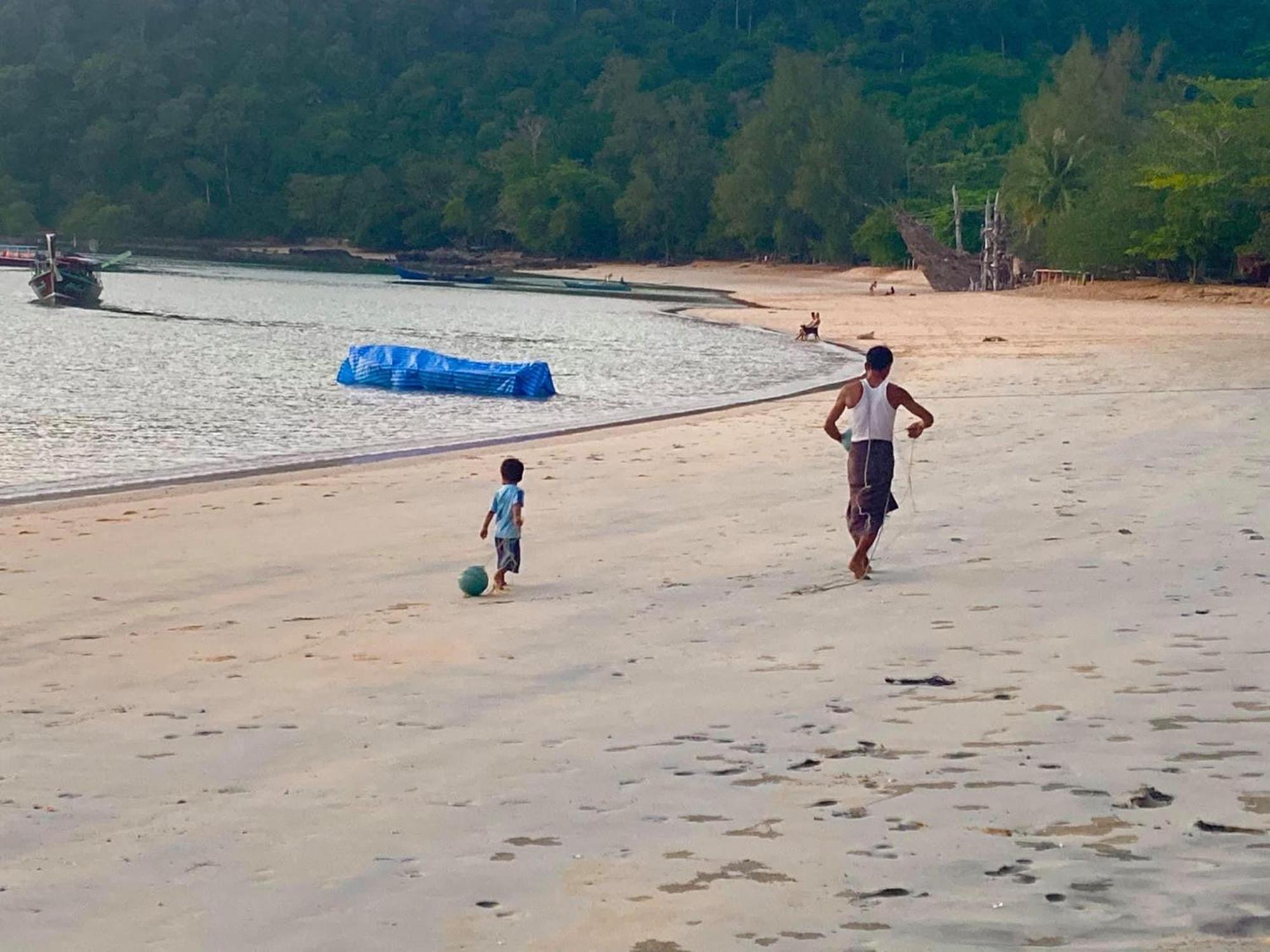 Starlight Beach Resort Koh Phayam Esterno foto
